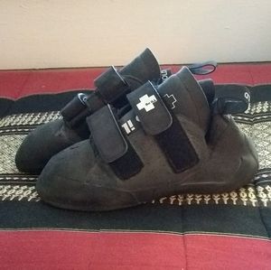 So iLL Climbing Shoes